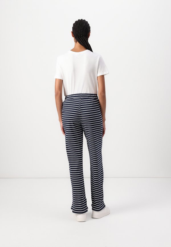 VMMSEA WIDE PANT - Tracksuit bottoms2