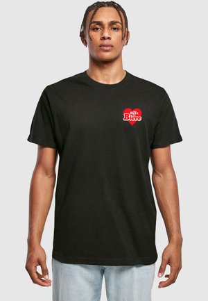Black cotton t-shirt featuring a red heart graphic with white text “im Herzen Biere” on the upper left chest. Short sleeves, crew neck design.