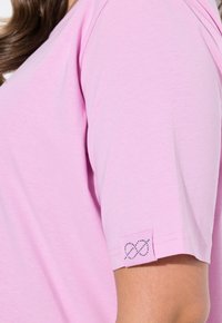LAURASØN 1/2-ARM, RUNDHALSAUSSCHNITT  - T-shirts print - hydrangea