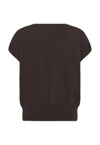 Pull en maille marron foncé à manches courtes avec poignets et taille côtelés, vu de dos sur fond blanc.