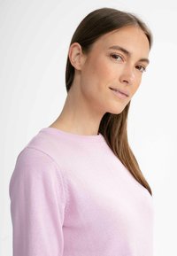 MELA FEIN DHANA - Strickpullover - gelato raspberry