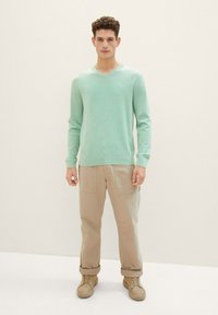 TOM TAILOR MIT V-AUSSCHNITT - Trui - soft jade melange