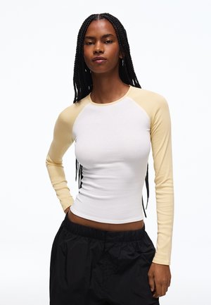 Bershka LONG SLEEVE RAGLAN - T-SHIRT - Top s dlhým rukávom - yellow