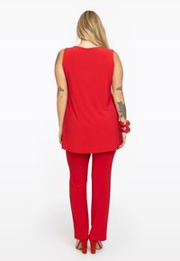 YOEK Round Neck - Top - red