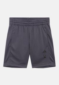 Tmavomodré športové šortky s elastickým pásom a čiernymi logami Adidas a Minecraft na dolnej pravej nohe.