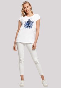 F4NT4STIC DC COMICS BATMAN ARKHAM KNIGHT THINK WITH EXTENDED  - T-shirts med print - white