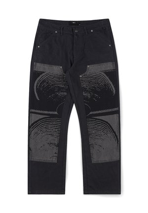 Μαύρο παντελόνι με ίσια γραμμή και μεγάλα γκρι μπαλώματα με κυκλικό μοτίβο που μοιάζει με ξύλινη υφή στα μπροστινά μπουτάκια και τα γόνατα.