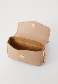 Love Moschino CHAIN DETAIL - Borsa a mano - crema