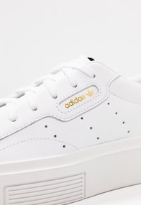 adidas Originals Sneakers - white