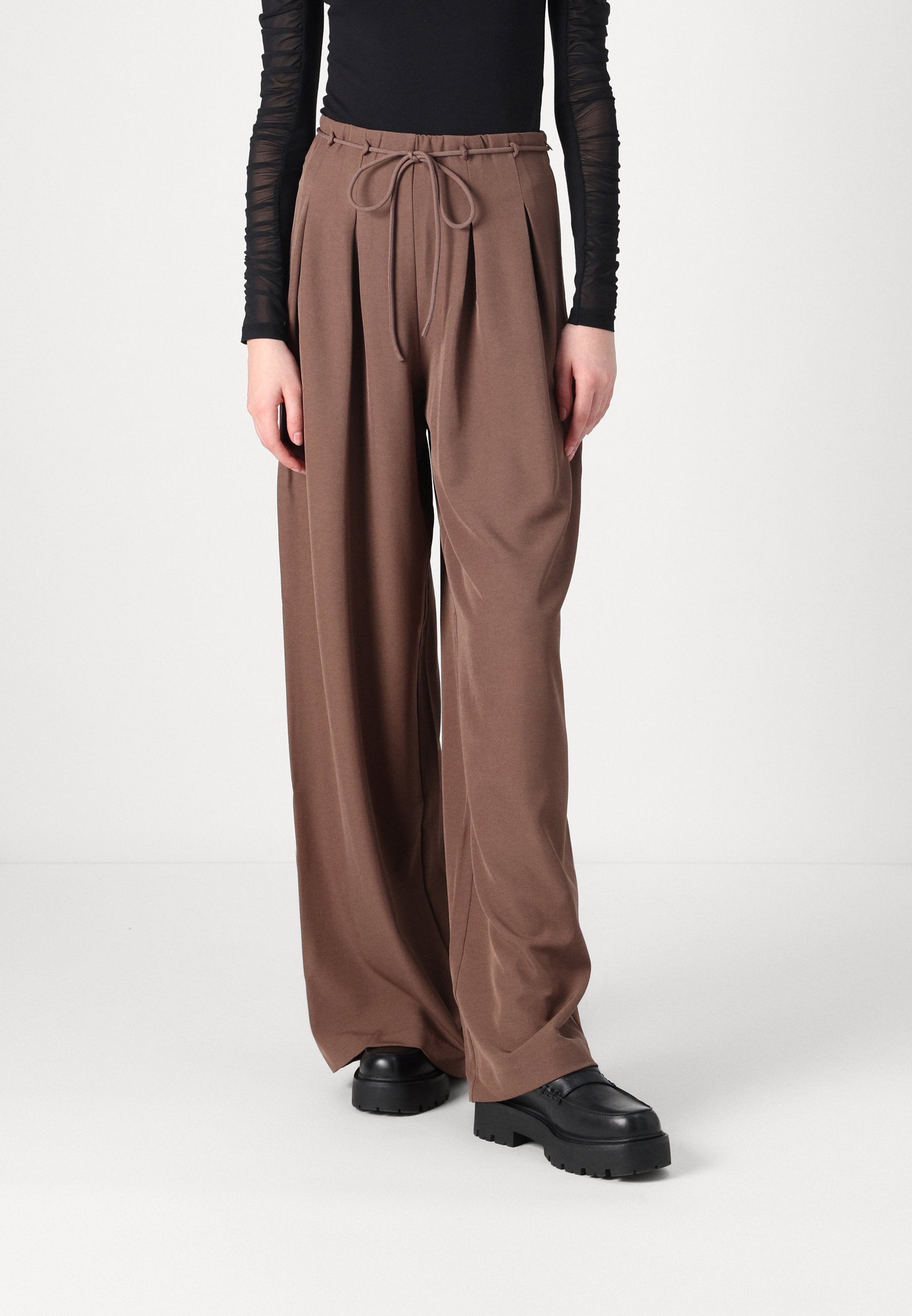 YAS Tall YASCAMMA PANT - Trousers - coffee quartz/brown