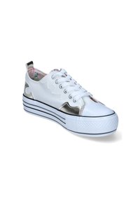 Sneakers in tela bianca con accenti metallici argento, punta rotonda e suola a righe rialzata. Motivo floreale visibile all'interno. Sei occhielli per i lacci.