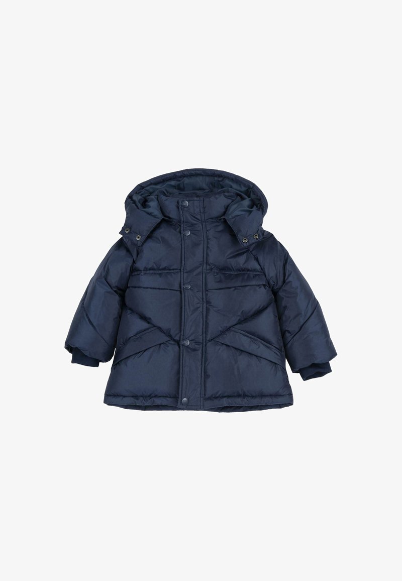 Manteau d’hiver enfant matelassé bleu marine avec capuche, fermeture boutonnée devant et rabats de poches en diagonale.