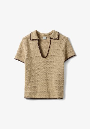 Polo a maniche corte beige in crochet con bordi marroni su colletto, estremità delle maniche e scollatura, di Stefanel.