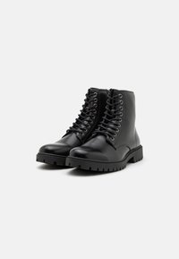 Pier One Snørestøvletter - black