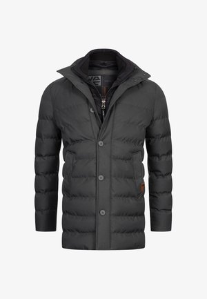 Doudoune gris foncé avec un devant boutonné, un col haut et une texture matelassée. Présente un patch logo et deux poches latérales.
