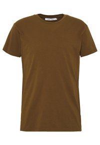 Camiseta de algodón marrón con cuello redondo, mangas cortas y una textura suave. Presenta un diseño clásico y sencillo sin patrones ni acentos.