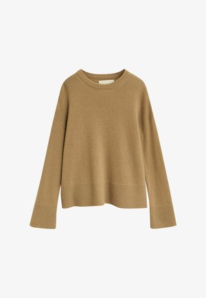 Lichtbruin gebreide trui met een ronde hals, verlaagde schouders en ribbelzoom. Zachte textuur en een relaxte pasvorm met lange mouwen.