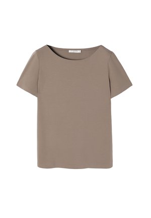 Camiseta de manga corta beige con un escote amplio, fabricada en un tejido suave con un corte holgado y dobladillo recto. Sin patrones ni acentos visibles.