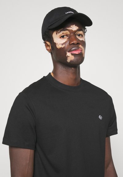 sandro CROSS - Camiseta básica - noir