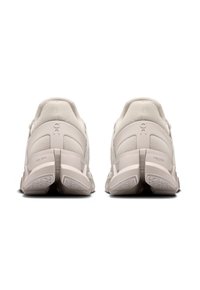 On CLOUDSWIFT 4 AD - Trainers - sand   ivory