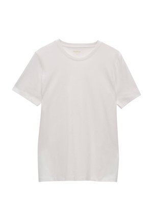 Effen witte katoenen T-shirt met korte mouwen en een ronde hals, plat gelegd op een witte achtergrond.