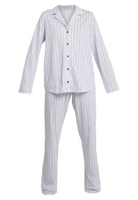 Hela pyjamas-setet är tillverkat av lättviktig tyg med vertikala blå och vita ränder, och inkluderar en knäppskjorta samt matchande byxor.