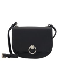 Borsa a tracolla nera in pelle con pattina arrotondata, hardware in metallo argentato e tracolla regolabile. Texture liscia con sottili dettagli di cucitura.