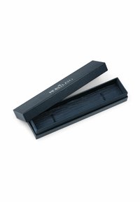 Scatola rettangolare di colore blu navy, con texture, dotata di un interno su misura per contenere oggetti, caratterizzata da un logo minimalista "Morellato" sul coperchio.
