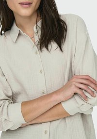 JDY LANGARM JDYTHEIS - Button-down blouse - silver lining