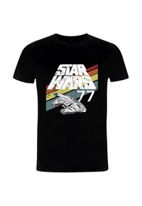 Černé tričko s grafickým motivem vesmírné lodi, na kterém je nápis "STAR WARS" a "77" v bílé barvě a za nimi vícero barevných pruhů.