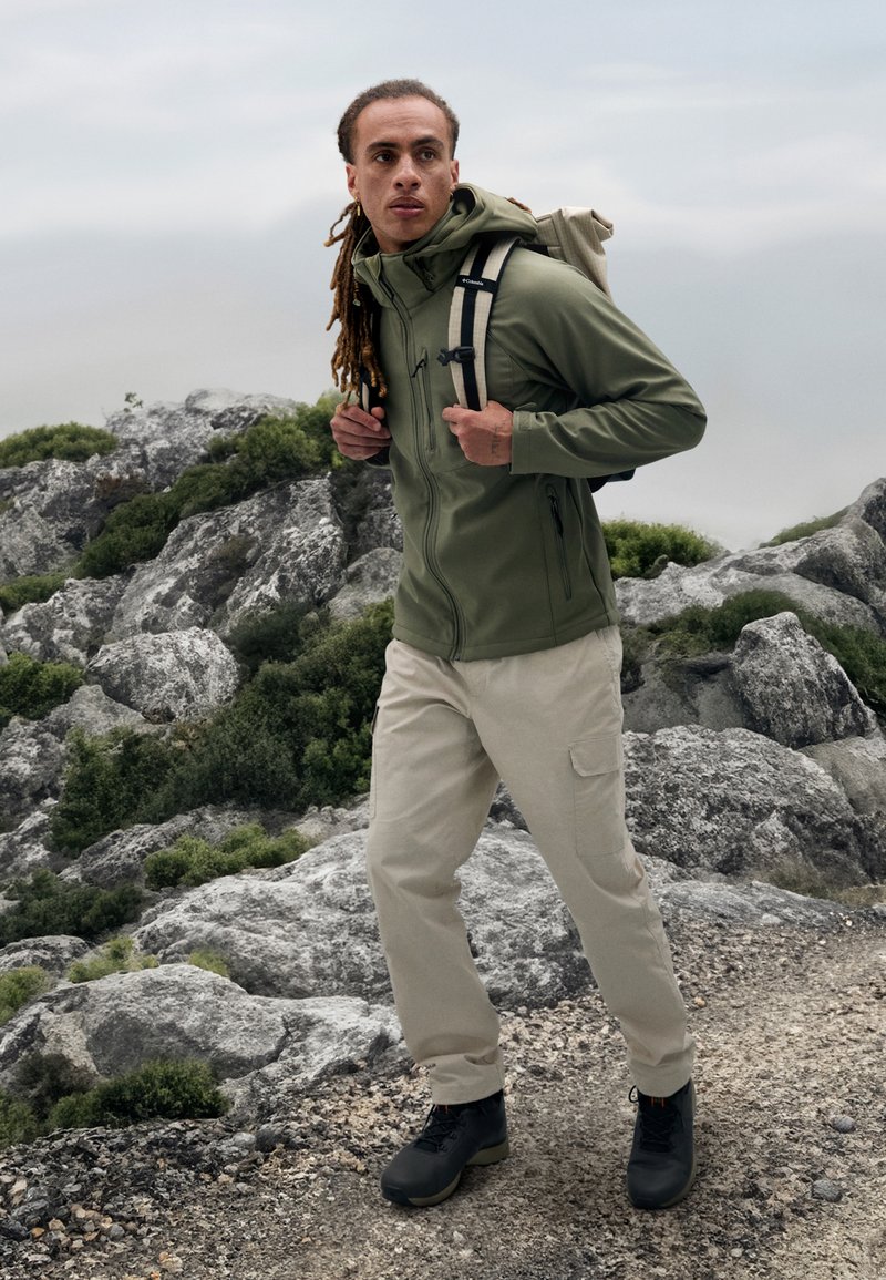 Hiking Jacket Cascade Ridge Columbia COLUMBIA Jacket COLUMBIA CASCADE RIDGE III SOFTSHELL Man