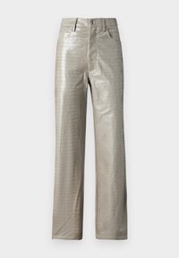 Παντελόνι από δερματίνη σε ανοιχτό γκρι χρώμα με σχέδιο κροκοδείλου, κατ' ευθείαν γραμμή, μπροστινές τσέπες, θηλιές ζώνης και κουμπί κλεισίματος στη μέση.