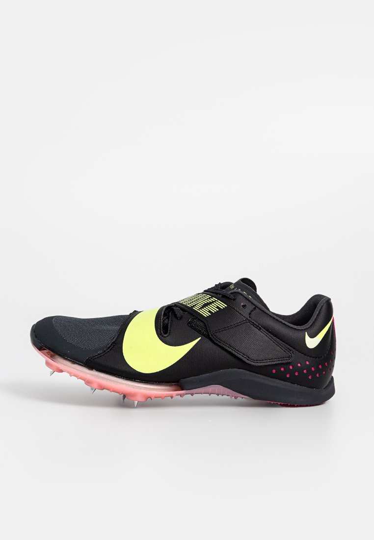 Zapatillas con clavos