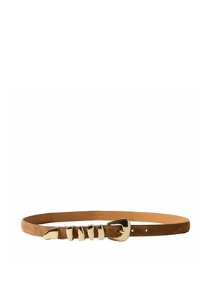 Cintura in camoscio marrone con fibbia in metallo dorato e quattro anelli decorativi dorati su sfondo bianco.