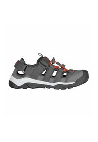 Sport sandal med grå overdel og oransje detaljer, justerbare stropper, gummisåle og åpen tå-design for pusteevne.
