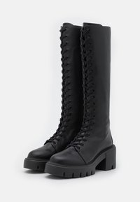 bottes stuart weitzman soldes