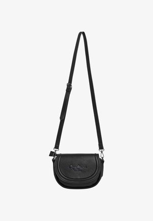 Bolsa crossbody de couro preto texturizado com alça ajustável e fecho em aba, apresentando o logo em relevo "Pepe Jeans London" na frente.