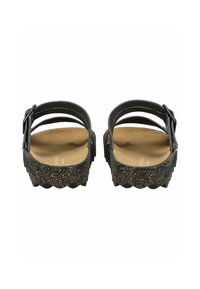 Černé korkové wedges sandály s dvěma elastickými popruhy a texturovanou podešví. Detail ozdobený vlnitými okraji a hladkým, polstrovaným stélkou.