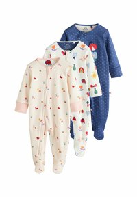 Tre babykläder: en i mjuk krämfärg med färgglada mönster, en vit med blommor och djur, en marinblå med prickar. Tillverkade av bomull.
