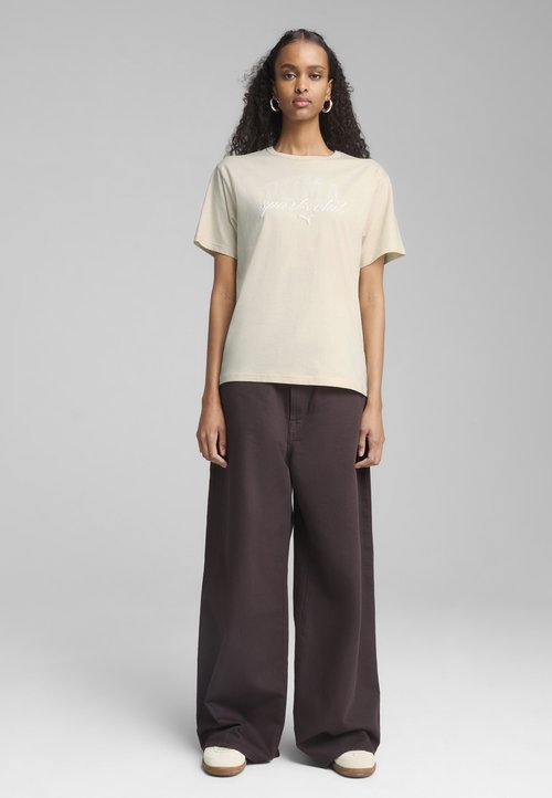 PUMA CLASS RELAXED TEE - Print T-shirt - alpine snow — photo 2
