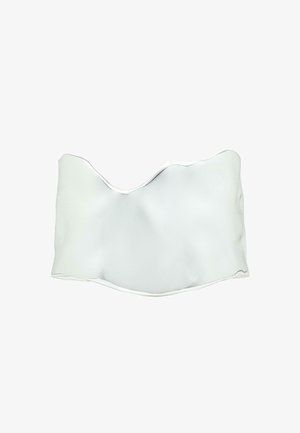 Bílý vlnitý bandeau top s hladkým, matným povrchem. Má jemný lesk a čisté okraje, navržený pro přiléhavý siluetu.