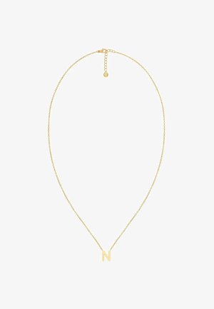 Guld vedhængs halskæde med en fin kæde, der har bogstavet "N" i blokbogstaver som det centrale detaljer, poleret og glat tekstur.