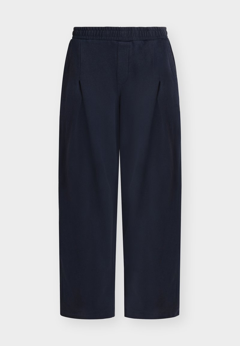 Μπλε σκούρο παντελόνι με φαρδιά πόδια, ελαστική μέση και πλαϊνές τσέπες, με πιέτες μπροστά, παρουσιάζεται σε λευκό φόντο.