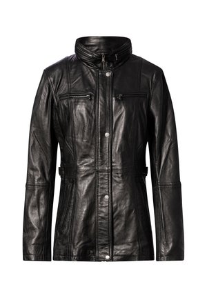 Zwarte leren jas met hoge kraag, ritssluiting aan de voorkant, drukknoopsluitingen, twee borstzakken met ritssluiting en verstelbare riempjes aan de zijkanten.