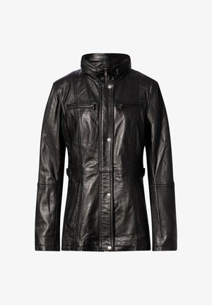 Schwarze Lederjacke mit hohem Kragen, Frontreißverschluss, Druckknöpfen, zwei Brustreißverschlusstaschen und seitlichen verstellbaren Riemen.