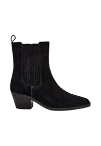 Bottine en daim noir avec un bout pointu, des panneaux latéraux texturés et un talon bas. Dispose d'une languette à l'arrière pour un enfilage facile.