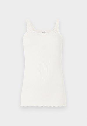 Débardeur blanc en ribbed avec une finition en dentelle le long de l'encolure et des bretelles. Présente un ourlet festonné, une texture lisse et une coupe ajustée.