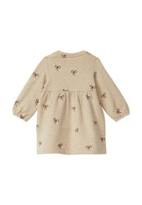 Beżowa sukienka z długim rękawem z marszczoną talią, zdobiona powtarzającym się wzorem małych bordowych kokardek. Wykonana z miękkiej, teksturowanej tkaniny.