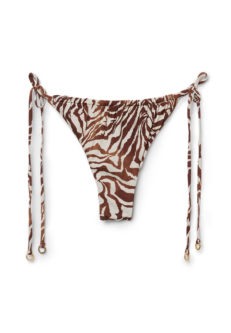 Bikiny trenýrky s hnědo-bílým zebrovaným vzorem, se zavazováním na bocích, elastická látka a malé zlaté kroužky na koncích šňůrek.