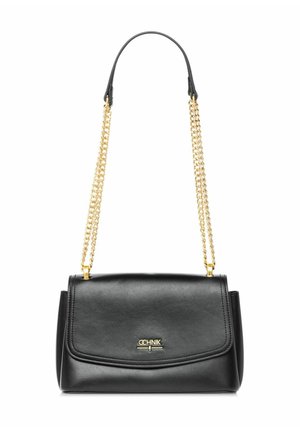 Czarna skórzana torba na ramię z złotym łańcuszkiem i złotym logo "OCHNIK" na przedniej klapie.